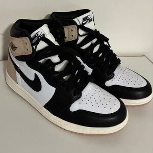 Nike Black and White Sneakers